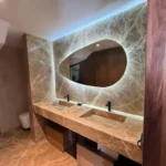 Miroir design ovale LED pour chambre ou salle de bain