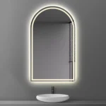 Miroir Lumarc arqué avec sablage, vue de face, design moderne et élégant, fabriqué au Maroc et disponible sur mesure