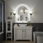 Miroir Lumarc arqué avec sablage, vue de face, design moderne et élégant, fabriqué au Maroc et disponible sur mesure