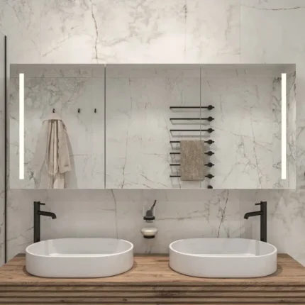 Miroir Sablis rectangulaire version large, avec deux lignes de sablage latérales, design moderne et raffiné, fabriqué au Maroc et disponible sur mesure