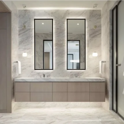 Deux miroirs Novera rectangulaires rétroéclairés, avec cadre en métal noir, vue de face, style industriel moderne pour salle de bain, fabriqués au Maroc et disponibles sur mesure