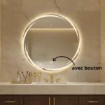 Miroir halo LED avec bouton tactile installé dans une salle de bain moderne au Maroc, éclairage circulaire et image haute clarté